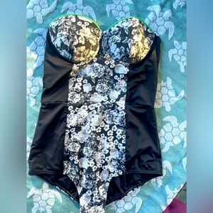 One piece bathing suit swim wear NWOT small